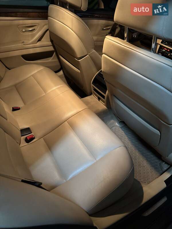 Седан BMW 5 Series 2012 в Кривом Роге