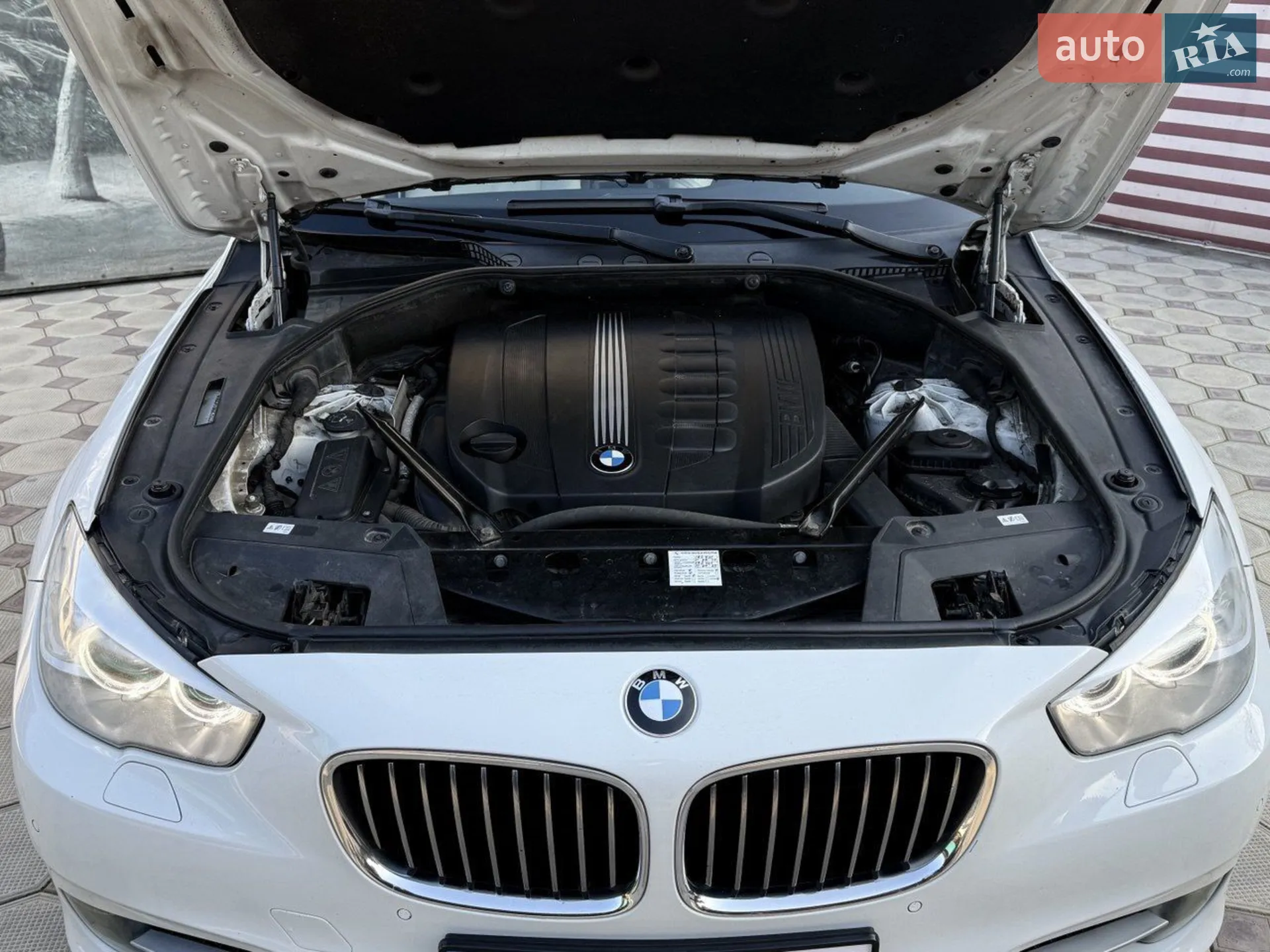 2010 BMW 5er - мініатюра 8