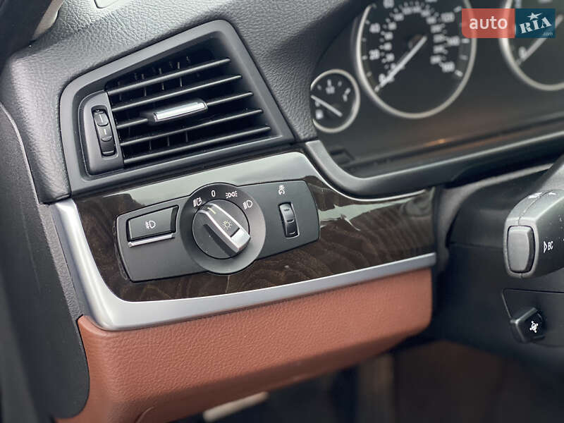 Седан BMW 5 Series 2011 в Стрые