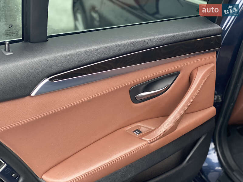 Седан BMW 5 Series 2011 в Стрые