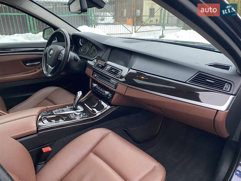 Седан BMW 5 Series 2011 в Стрые