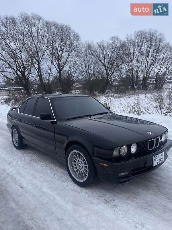Седан BMW 5 Series 1992 в Рогатине