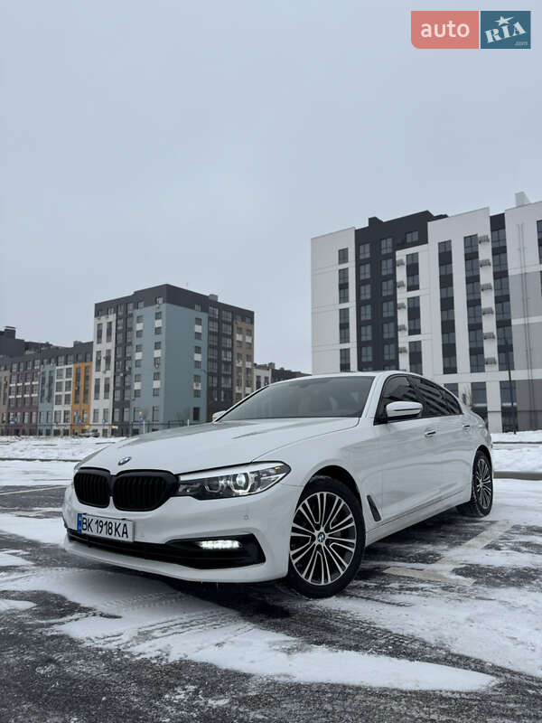 Седан BMW 5 Series 2017 в Ровно