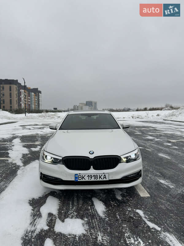 Седан BMW 5 Series 2017 в Ровно