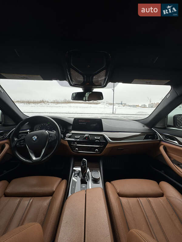 Седан BMW 5 Series 2017 в Ровно