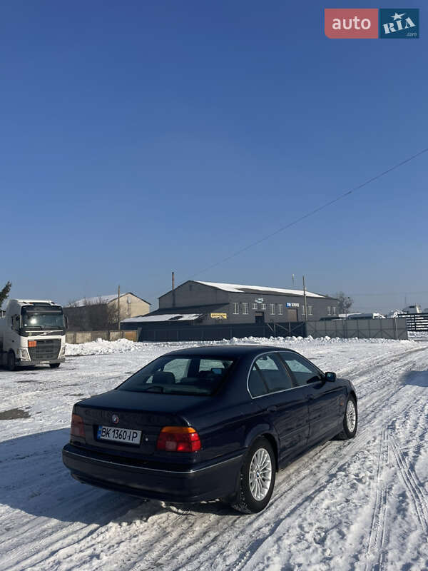 Седан BMW 5 Series 1999 в Березному
