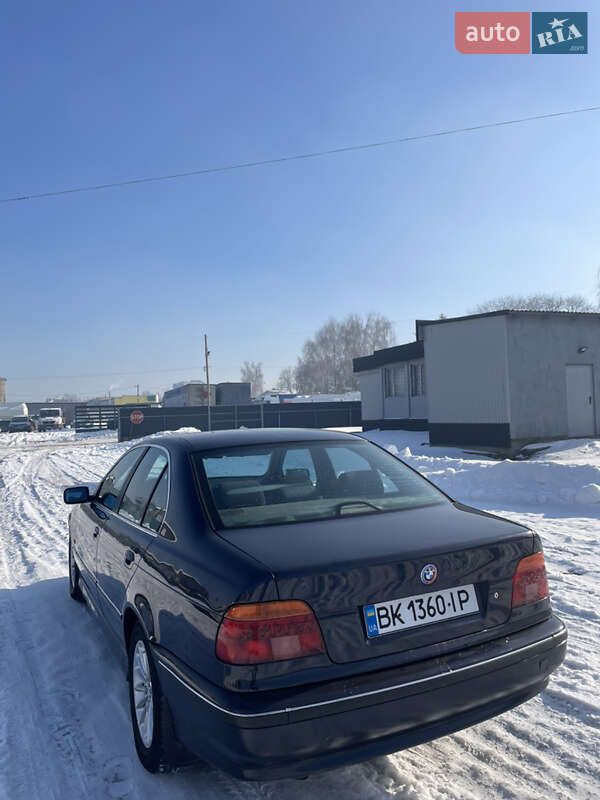 Седан BMW 5 Series 1999 в Березному