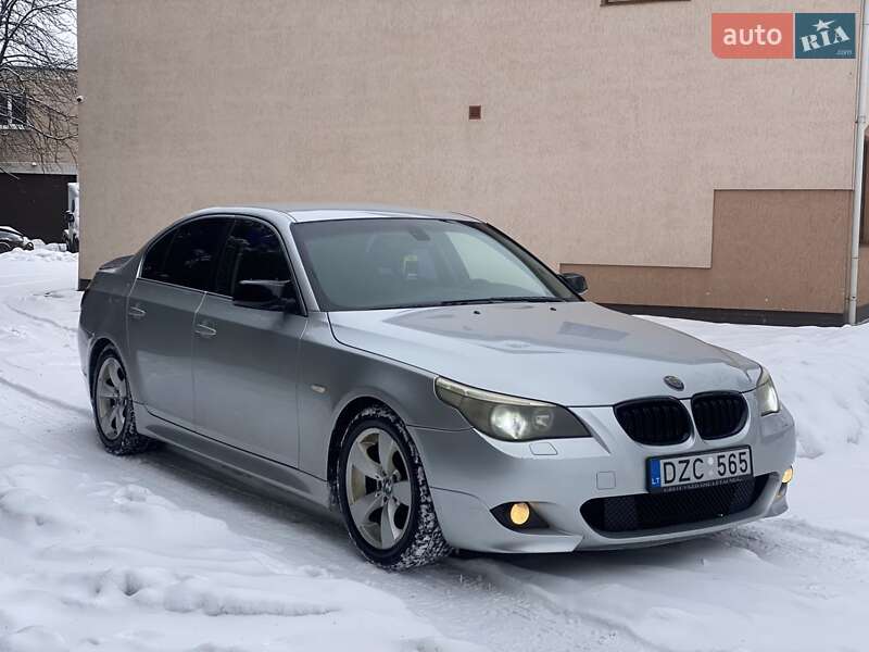 Седан BMW 5 Series 2004 в Калуше