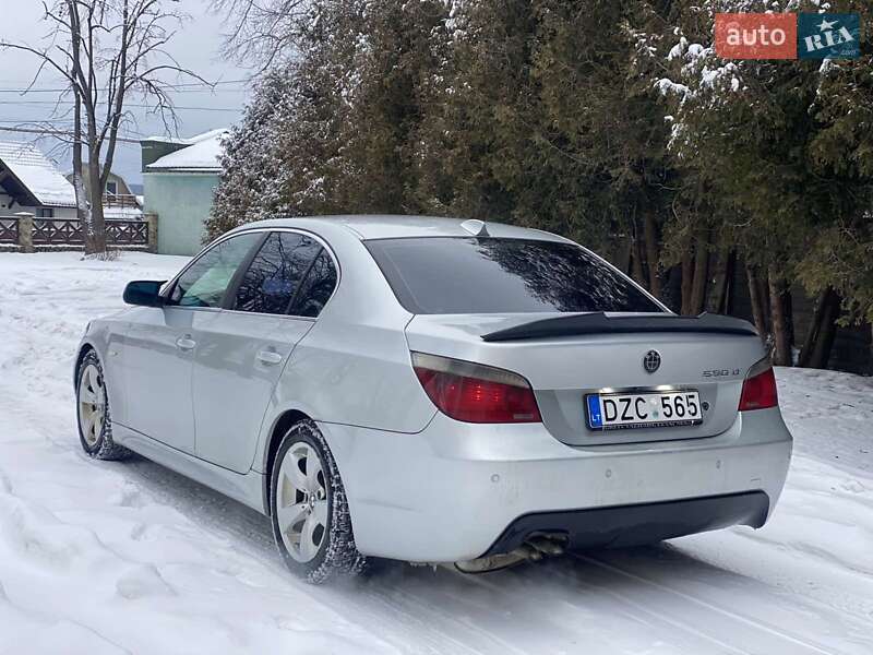 Седан BMW 5 Series 2004 в Калуше