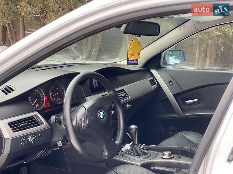 Седан BMW 5 Series 2004 в Калуше