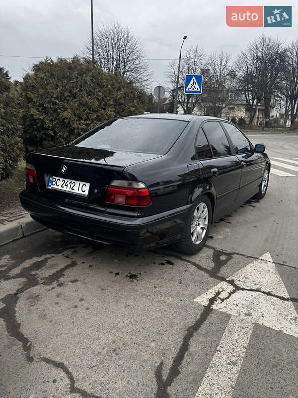 Седан BMW 5 Series 2000 в Львове