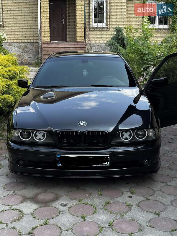 Седан BMW 5 Series 2000 в Львове