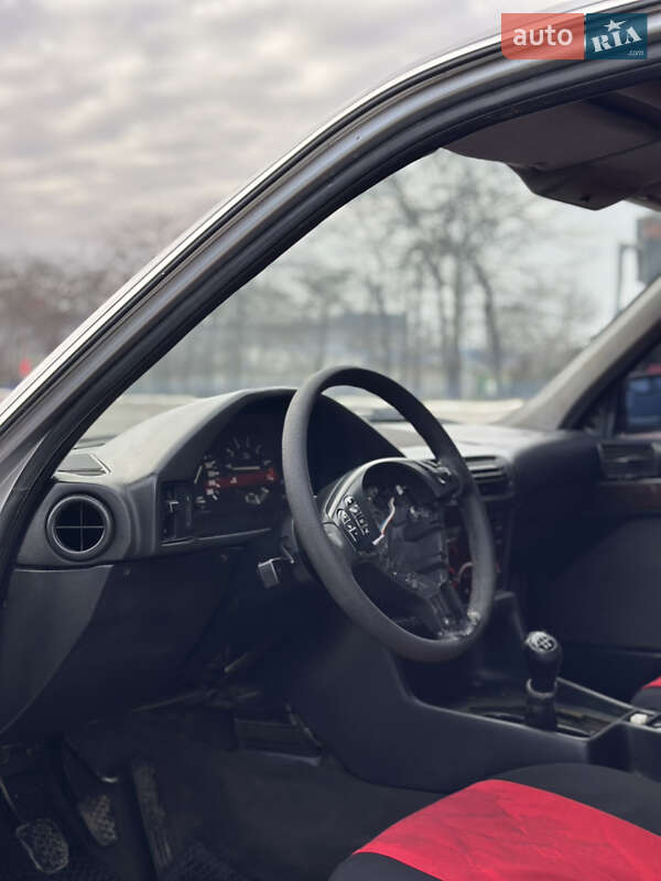 Седан BMW 5 Series 1988 в Одессе
