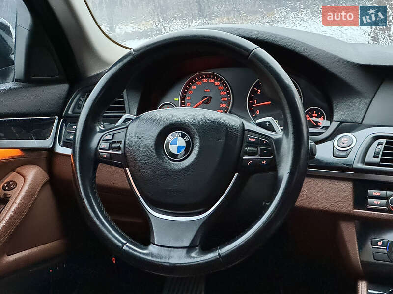 Седан BMW 5 Series 2010 в Харькове