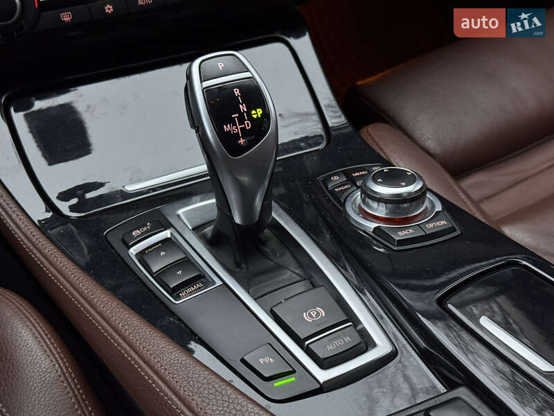 Седан BMW 5 Series 2010 в Харькове