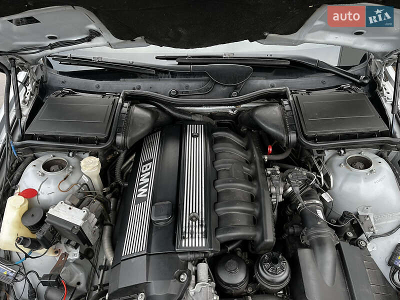 Седан BMW 5 Series 1998 в Новых Петровцах