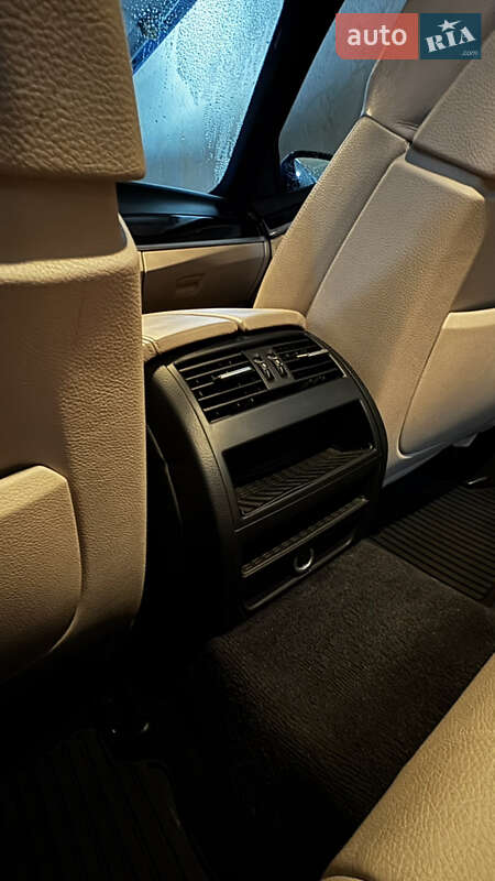 Седан BMW 5 Series 2013 в Львове