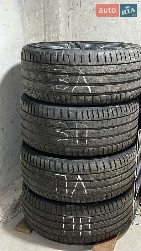 Седан BMW 5 Series 2013 в Львове