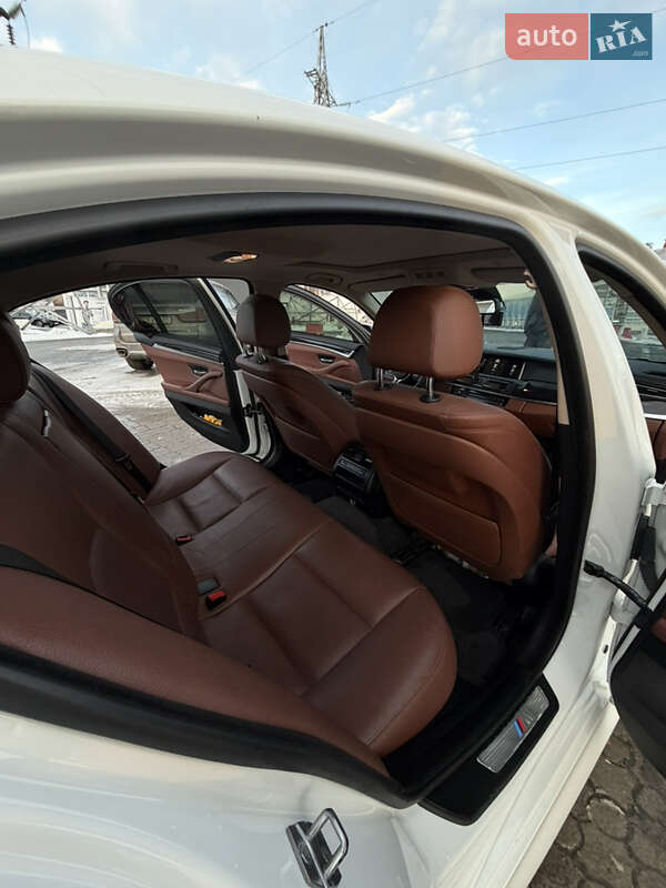 Седан BMW 5 Series 2015 в Черновцах