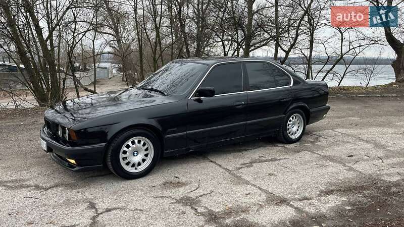 Седан BMW 5 Series 1989 в Днепре