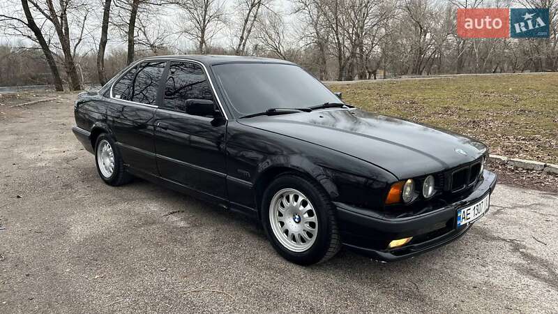 Седан BMW 5 Series 1989 в Днепре