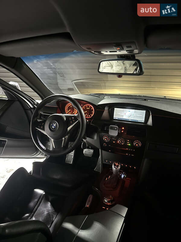 Седан BMW 5 Series 2004 в Радивилове