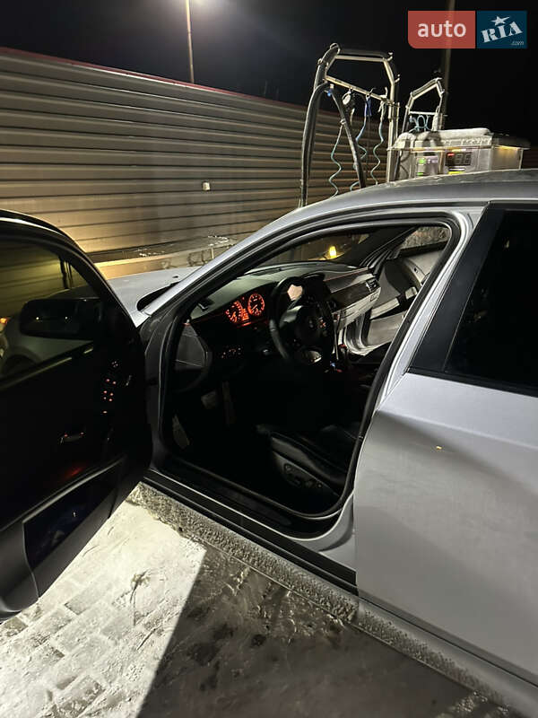 Седан BMW 5 Series 2004 в Радивилове