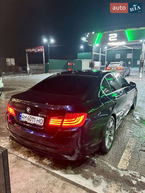 Седан BMW 5 Series 2012 в Черновцах