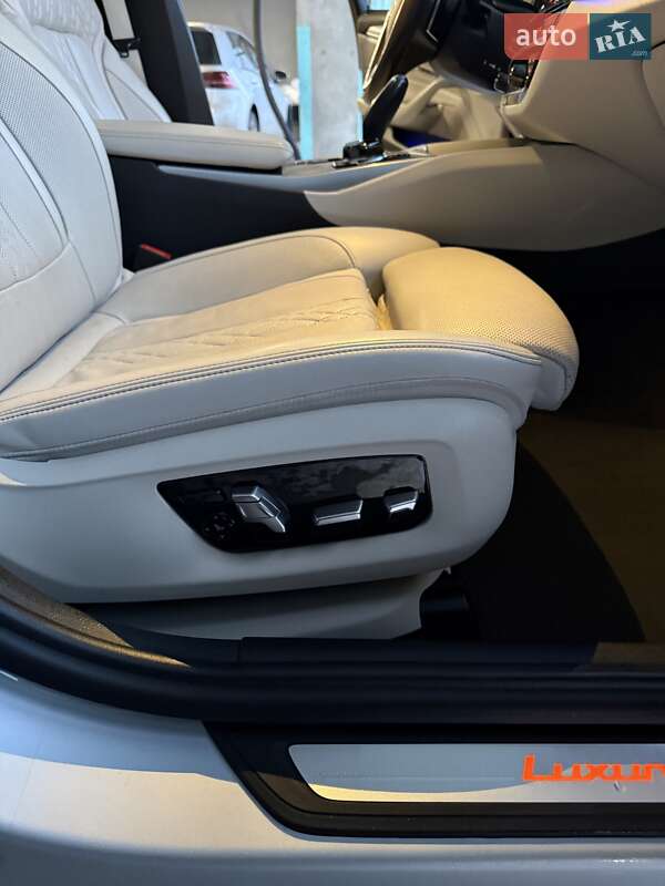 Седан BMW 5 Series 2017 в Львове