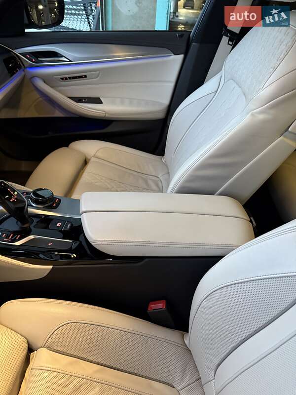 Седан BMW 5 Series 2017 в Львове