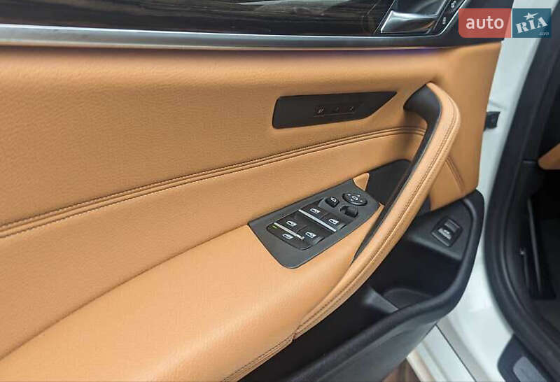 Седан BMW 5 Series 2018 в Киеве