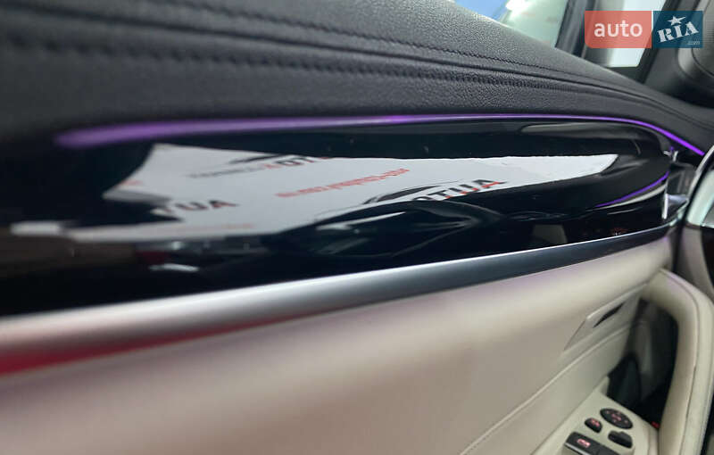 Седан BMW 5 Series 2017 в Львове