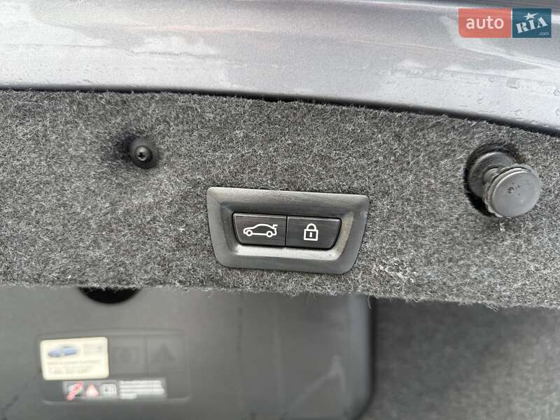 Седан BMW 5 Series 2015 в Львові