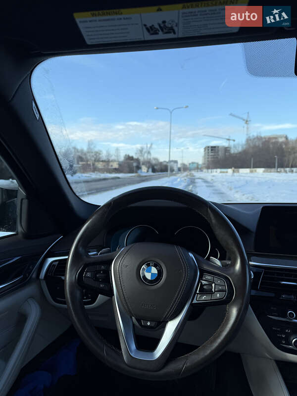 Седан BMW 5 Series 2018 в Львове