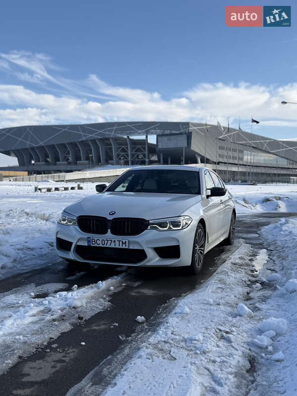 Седан BMW 5 Series 2018 в Львове