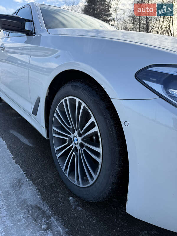 Седан BMW 5 Series 2018 в Львове