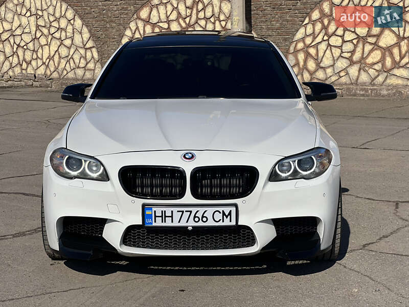 Седан BMW 5 Series 2015 в Миколаєві