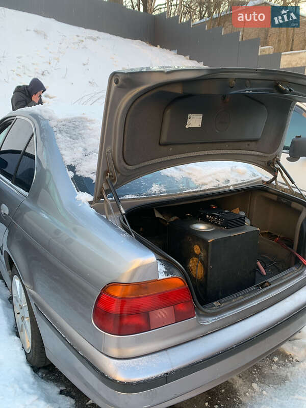 Седан BMW 5 Series 1997 в Киеве