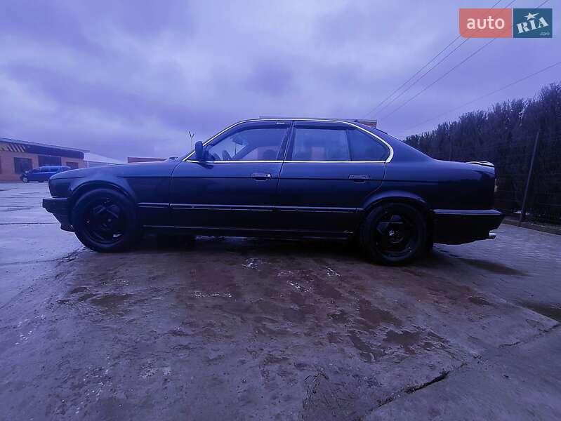Седан BMW 5 Series 1989 в Великой Александровке