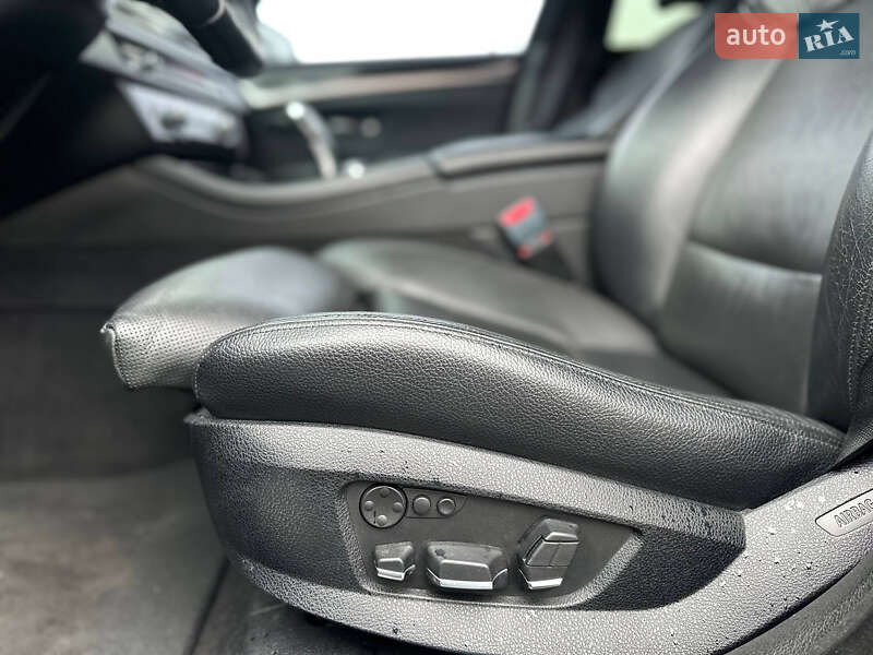 Седан BMW 5 Series 2012 в Ровно