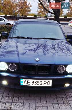 Седан BMW 5 Series 1995 в Дніпрі