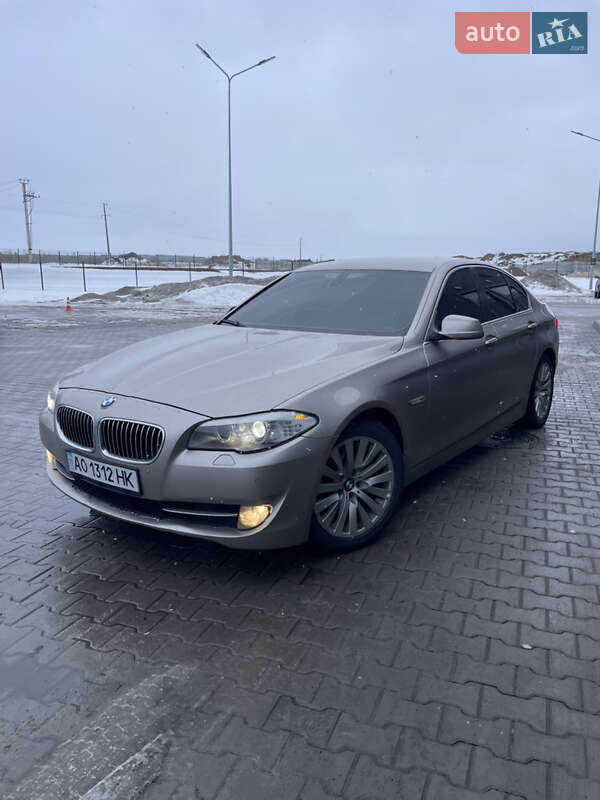 BMW 5 Series 2011 BMW 5 Series 2011