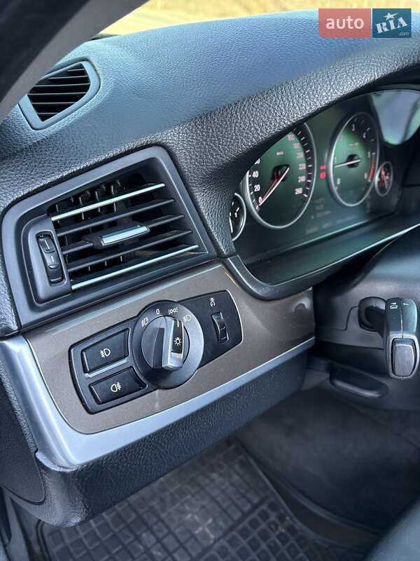 Седан BMW 5 Series 2014 в Ужгороде