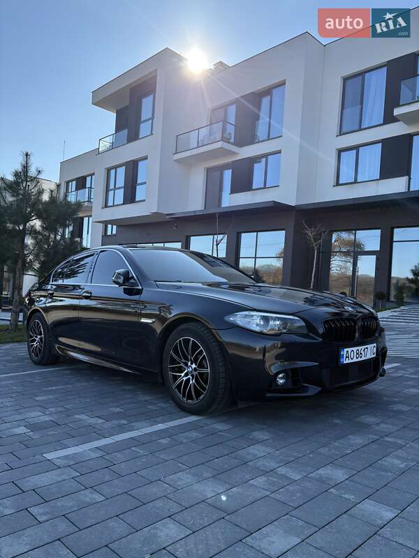Седан BMW 5 Series 2014 в Ужгороде