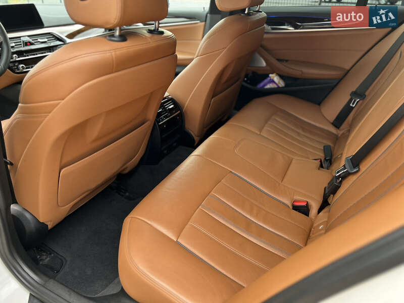 Седан BMW 5 Series 2017 в Львове фото 27 Седан BMW 5 Series 2017 в Львове
