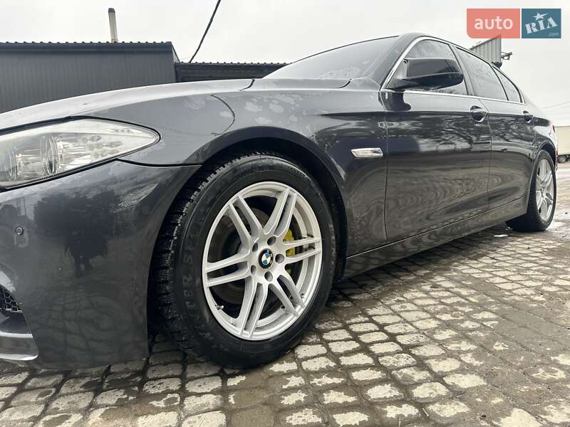 Седан BMW 5 Series 2012 в Львове