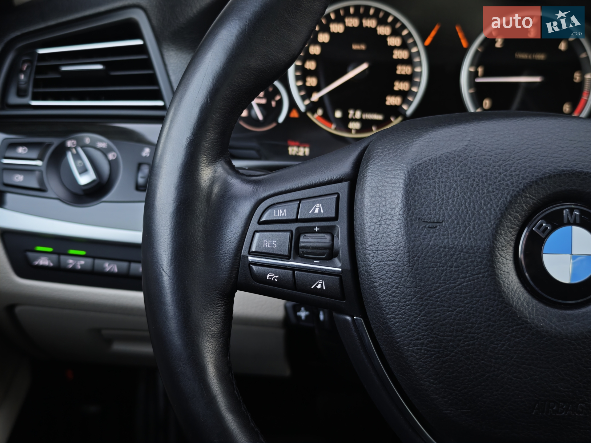 2016 BMW 5er - мініатюра 36