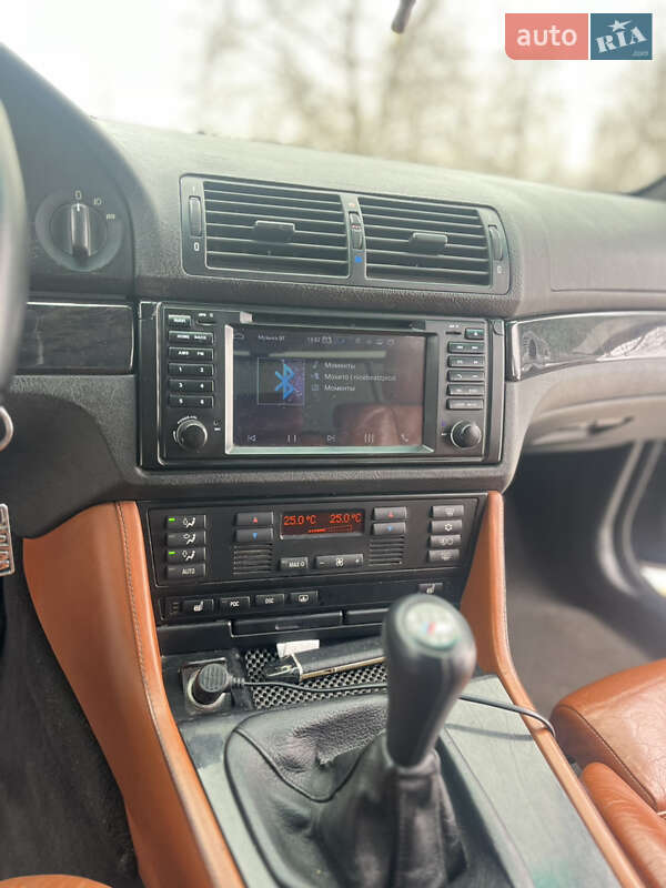 Седан BMW 5 Series 2003 в Попельне