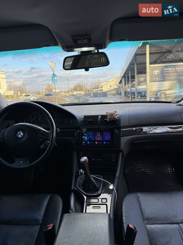 Седан BMW 5 Series 2000 в Львове