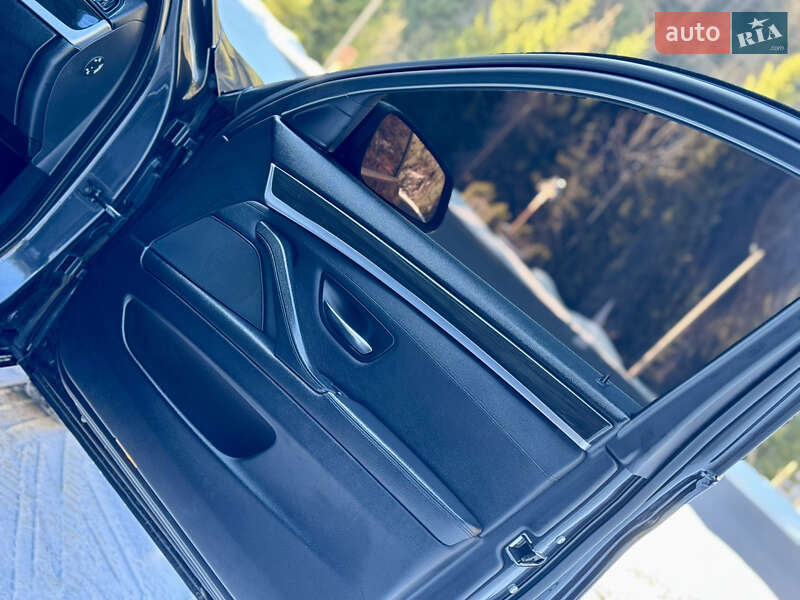 Седан BMW 5 Series 2012 в Межгорье фото 56 Седан BMW 5 Series 2012 в Межгорье